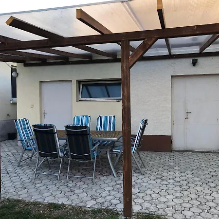 Elvira Vendeghaz Apartmán Kisbodak