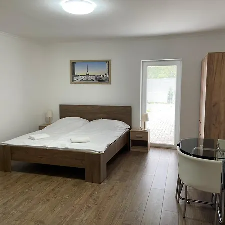 Elvira Vendeghaz Apartment