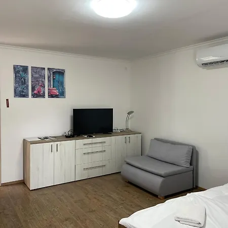 Elvira Vendeghaz Apartment Kisbodak